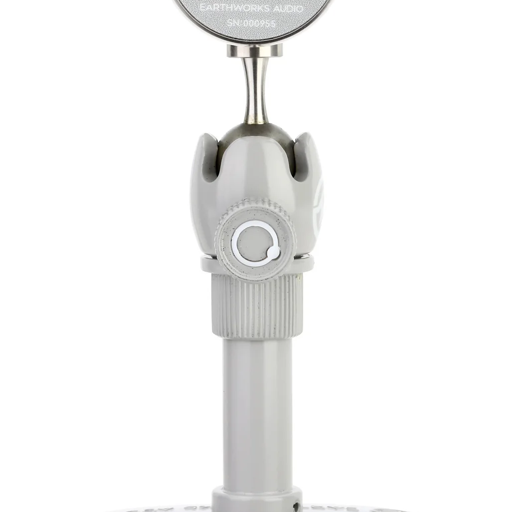 Studio Grade Plug-and-Play USB Condenser Microphone Built for Content Production and Remote Meetings